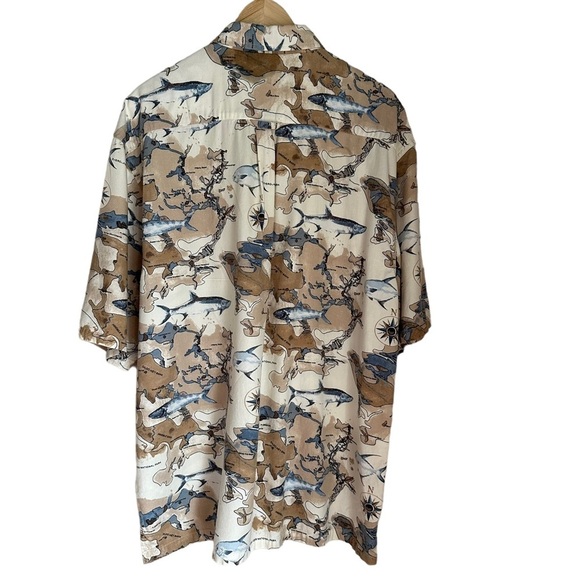 Columbia Short Sleeve Button Up Shirt with Map & Fish Print Size: XL - Picture 8 of 10